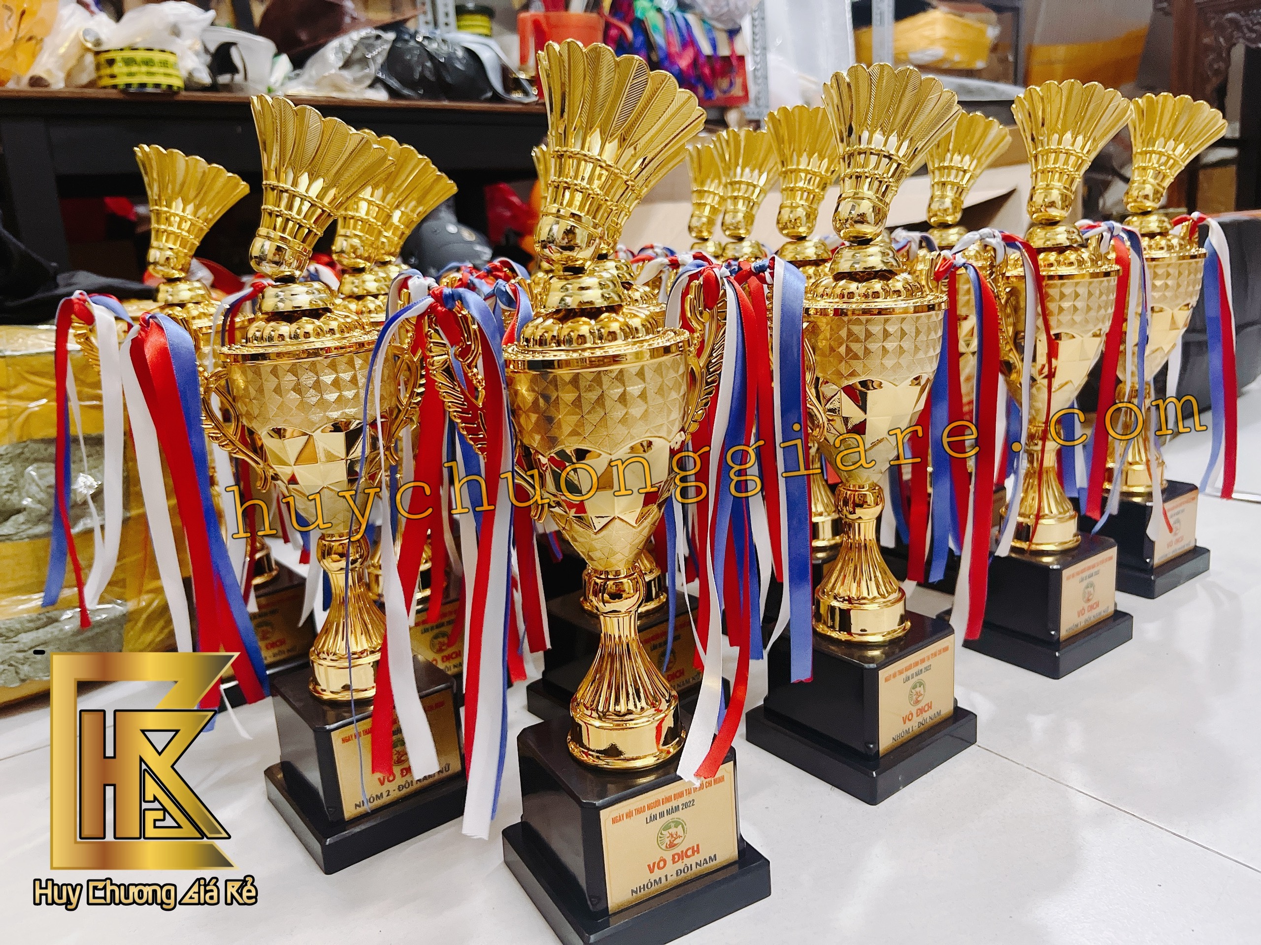 LẮP RÁP CÚP NHỰA